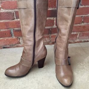 Born Boots Marlow Taupe Size 6